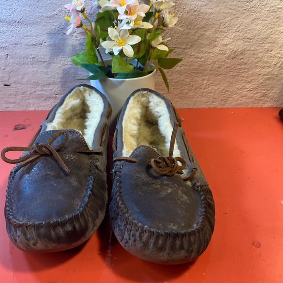 Wos Ugg slippers SZ 9 - Picture 1 of 8